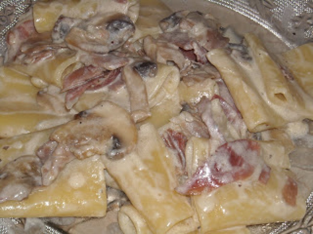 PACCHERI CON GORGONZOLA, SPECK E FUNGHI - foto 2