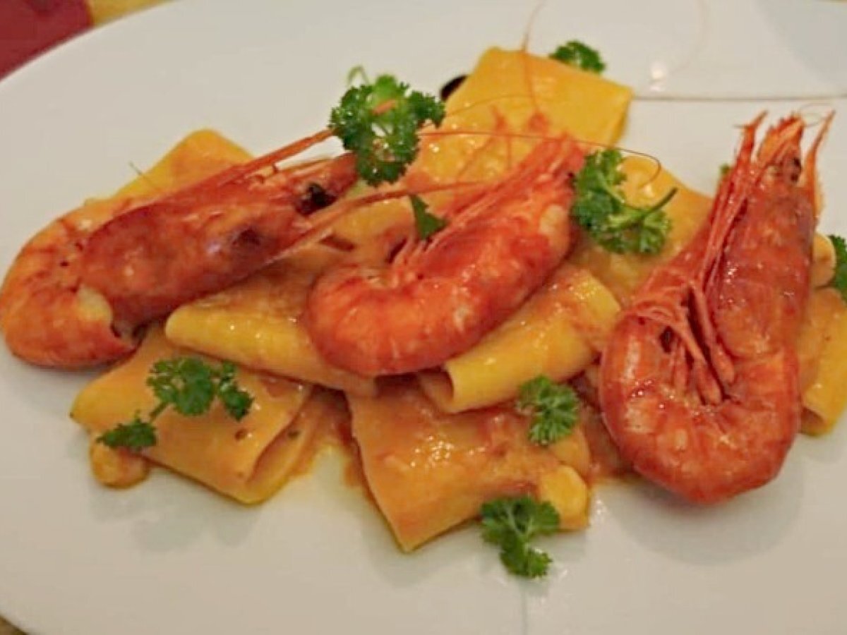 Paccheri con pomodorini e gambero rosso