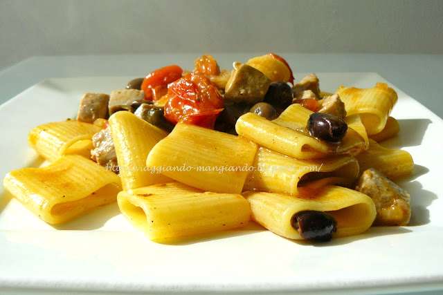 Paccheri con tonno fresco - Ricetta Petitchef