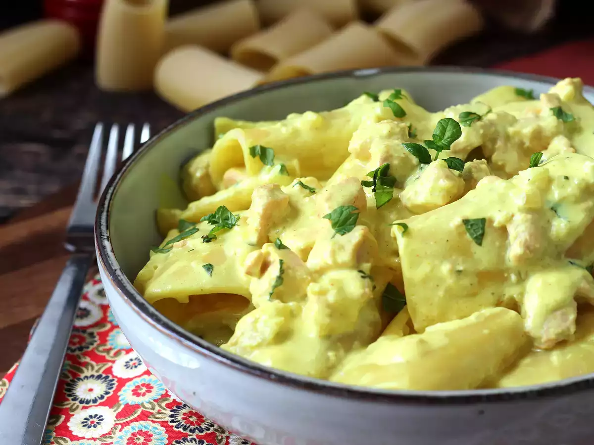 Paccheri cremosi con salmone, menta e zafferano - foto 2