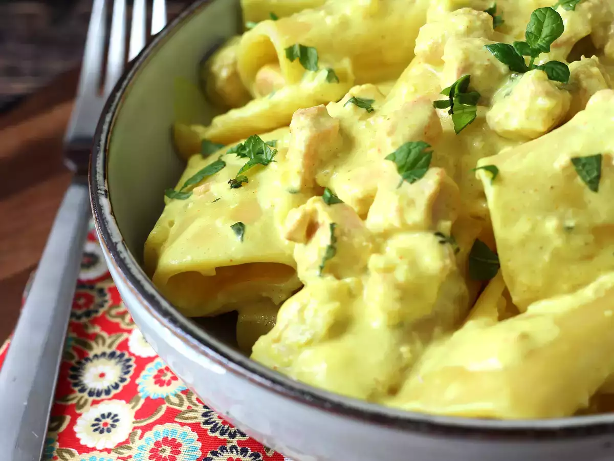 Paccheri cremosi con salmone, menta e zafferano - foto 3