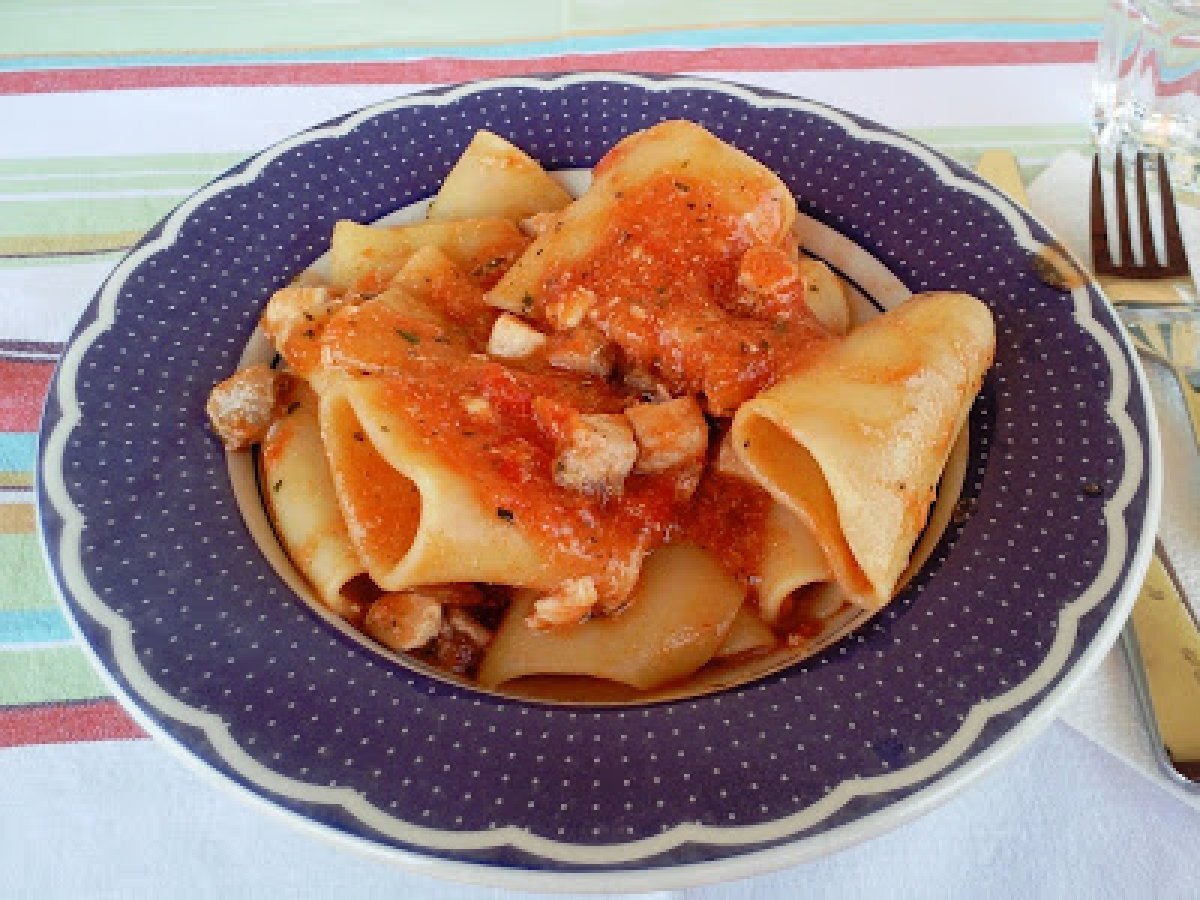 Paccheri Lisci al Pesce Spada con Dragoncello