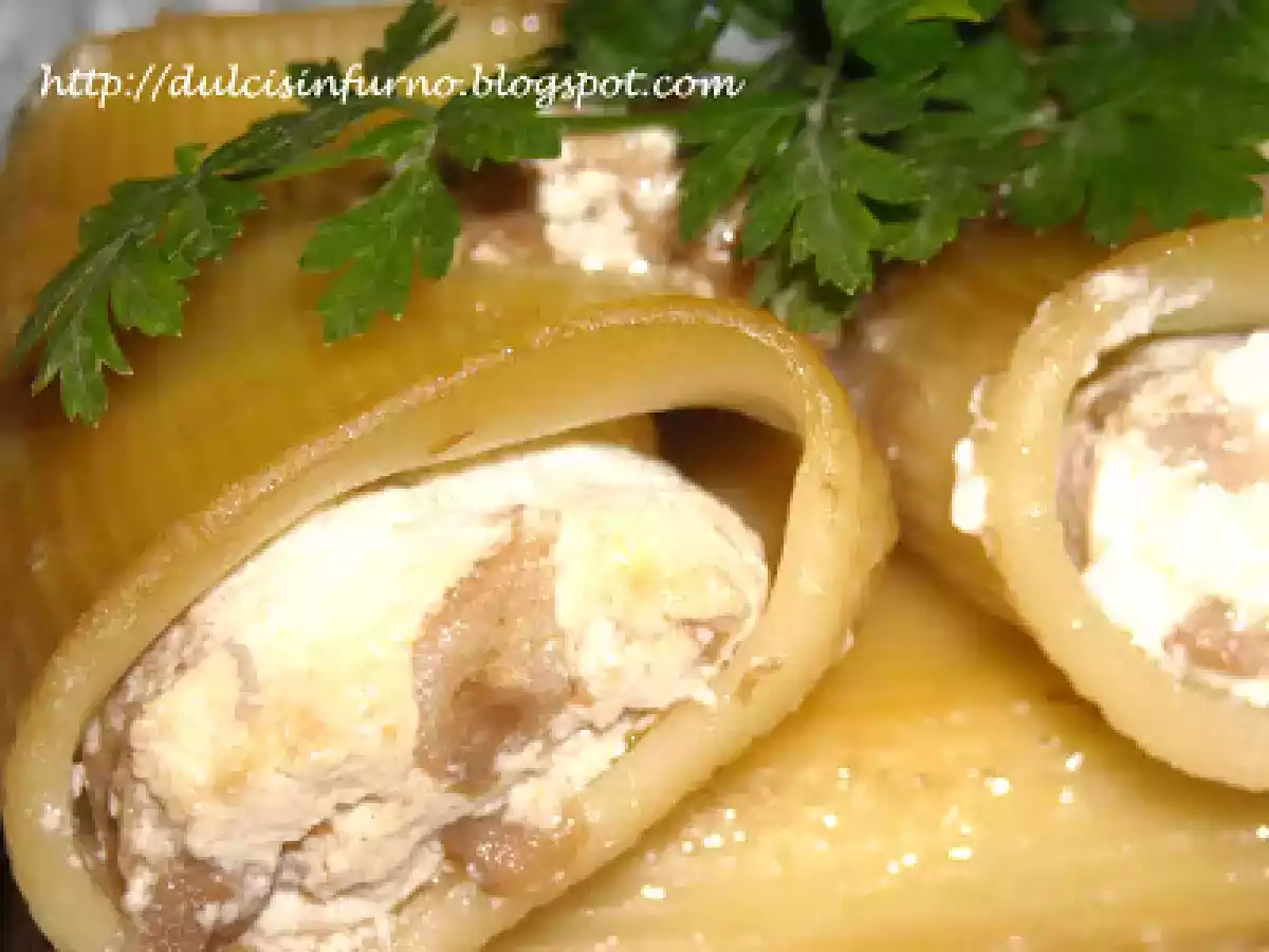 Paccheri ripieni ai funghi Porcini