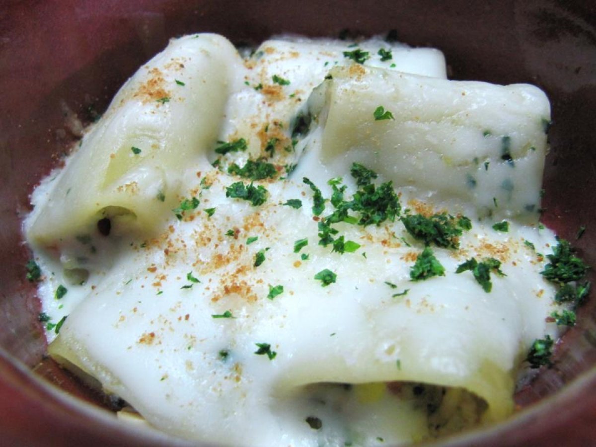 Paccheri ripieni con polpa di pesce e bottarga