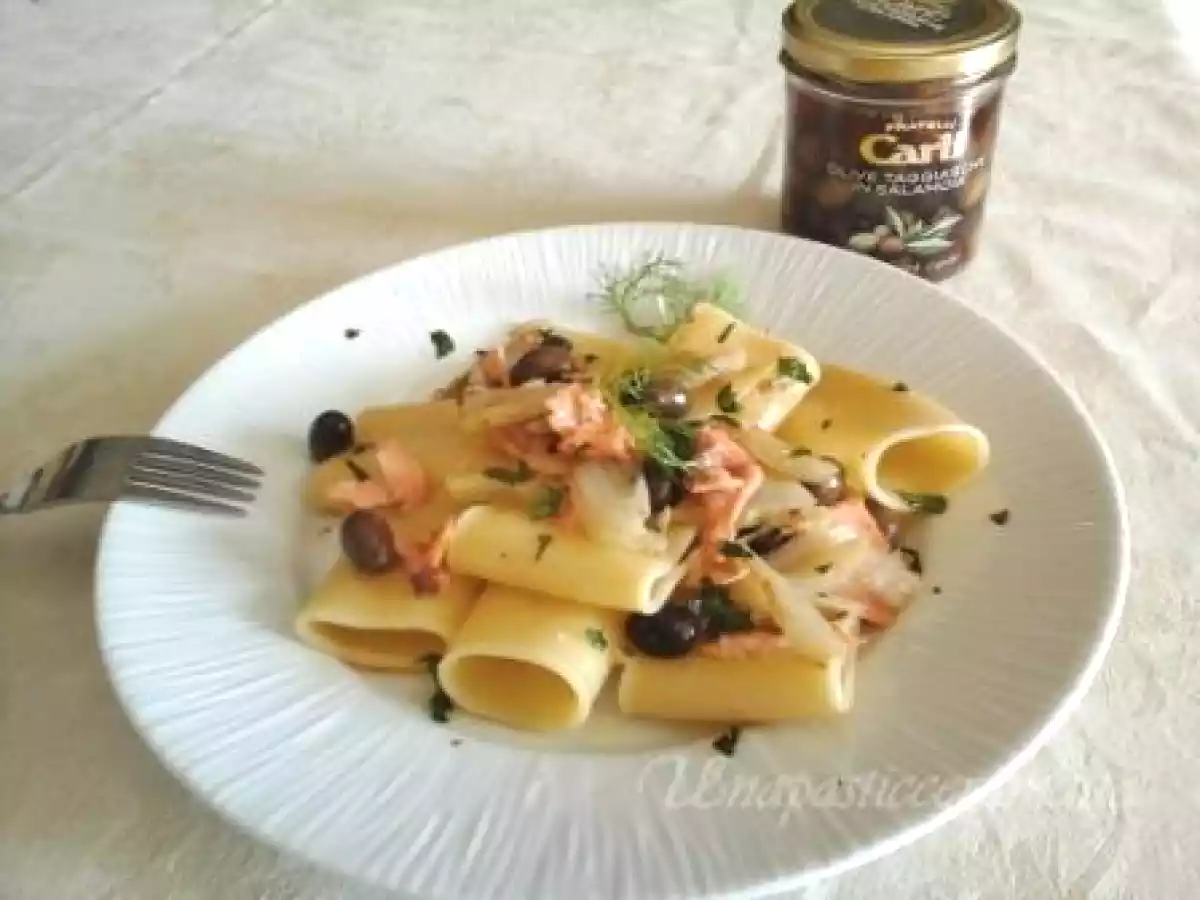 Paccheri salmone, finocchio e olive taggiasche