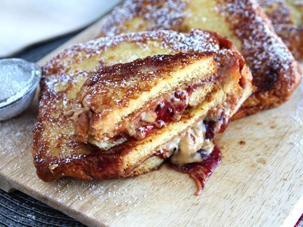 Pain perdu al burro di arachidi e confettura di frutti rossi Pain perdu al burro di arachidi e confettura di frutti rossi
