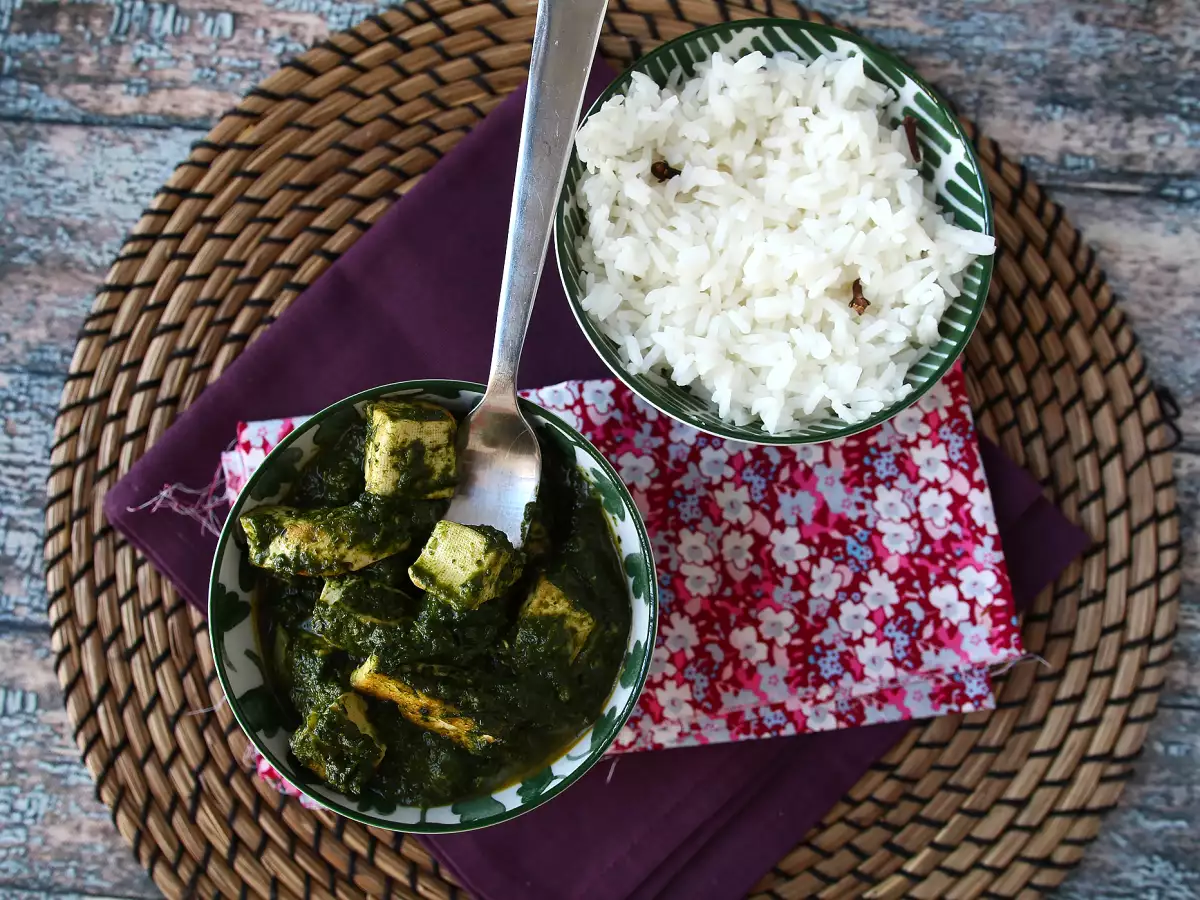 Palak tofu cremoso con spinaci e spezie indiane - foto 6