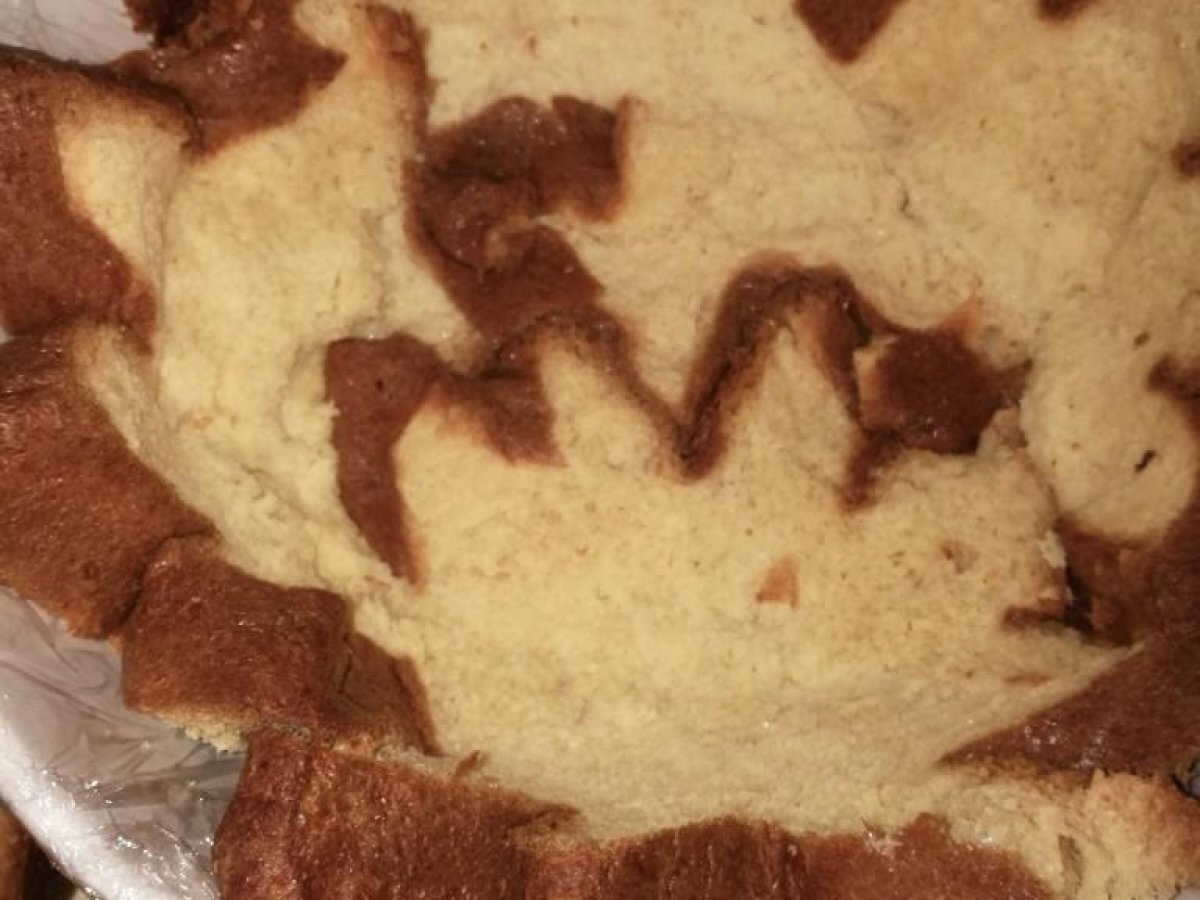 Pandoro con crema al caffè e croccantino