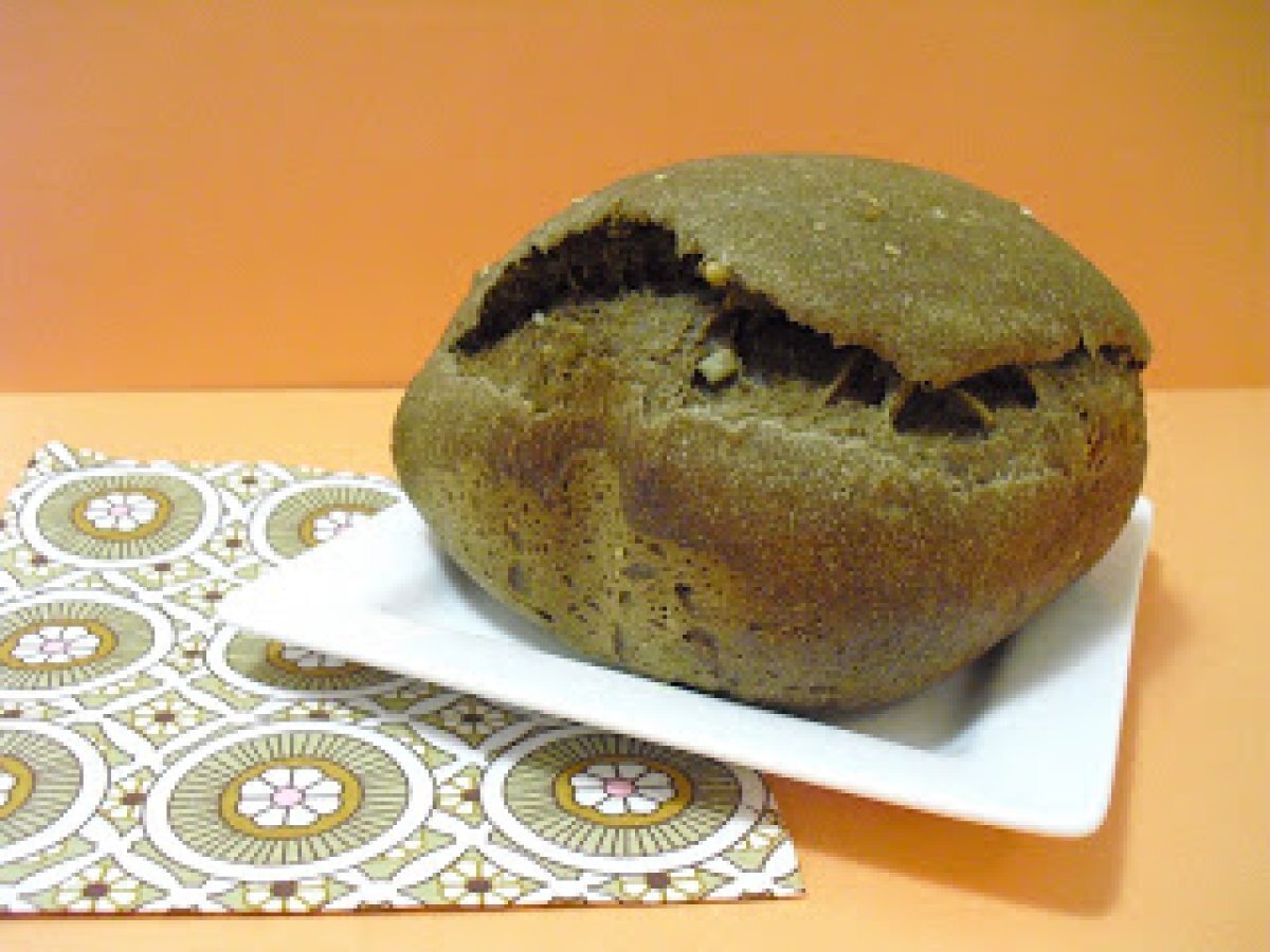 Pane alla segale con la macchina del pane