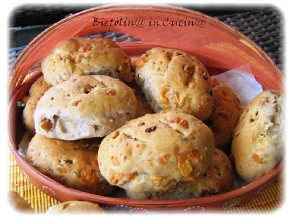 PANE alle NOCI e PECORINO