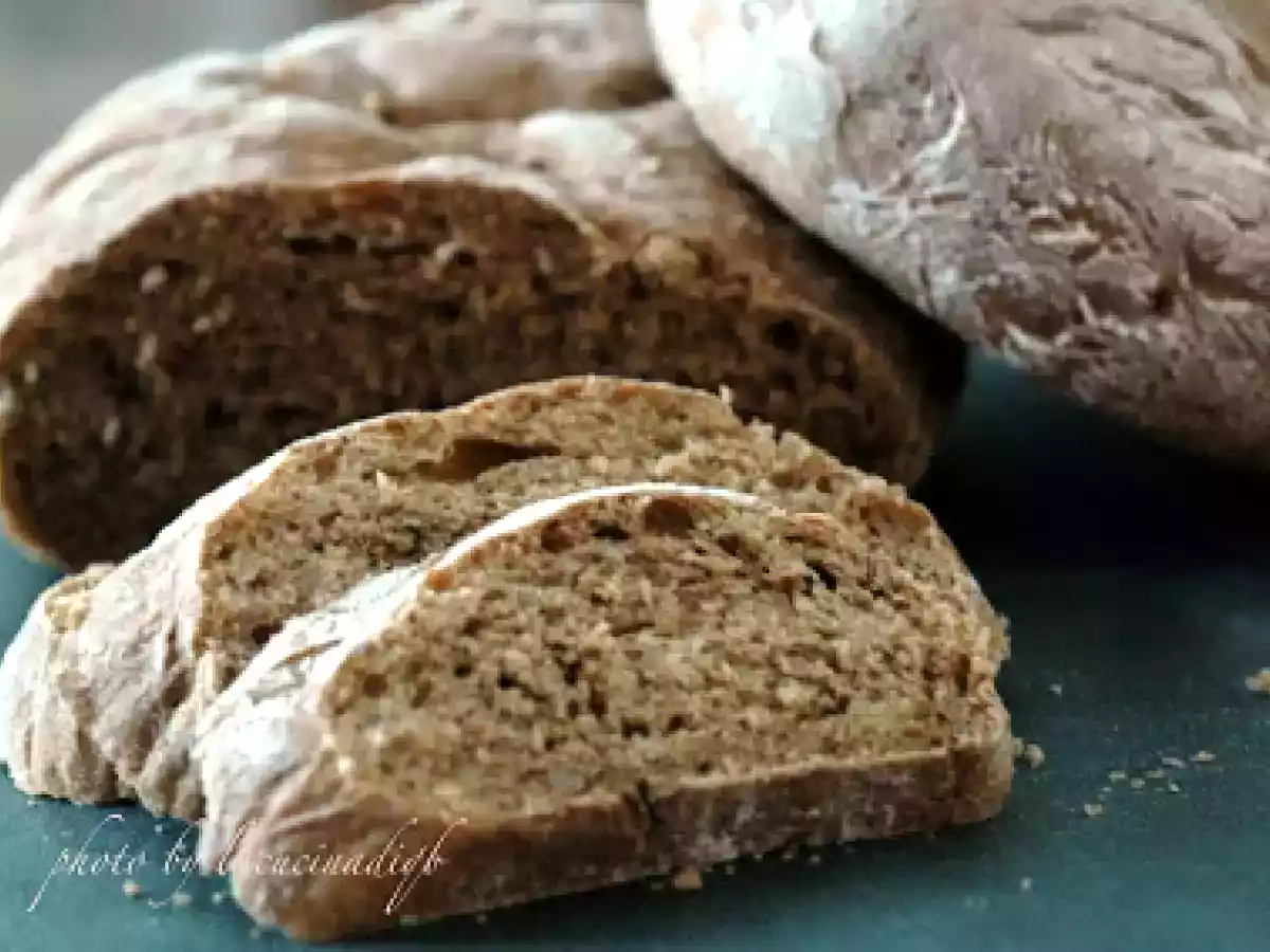 Pane di grano arso, kamut, semi. I Sassi che piacciono.