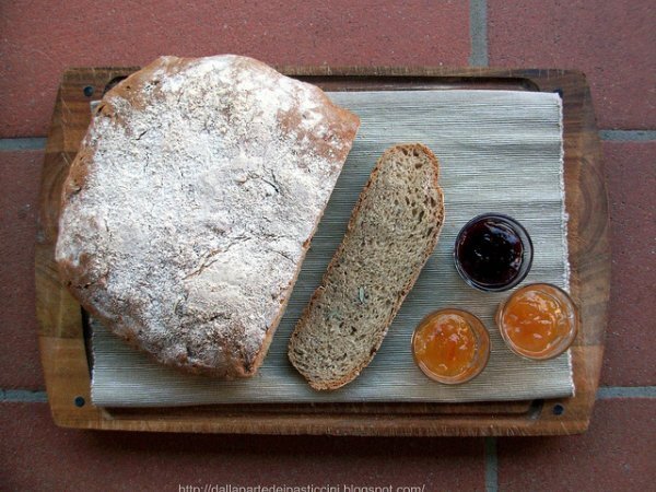Pane di segale al latte con i semi, foto 2