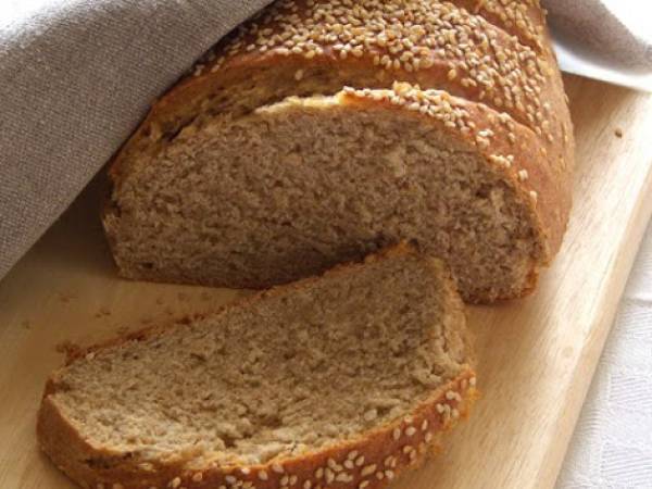 Pane di segale al tahin e semi di sesamo