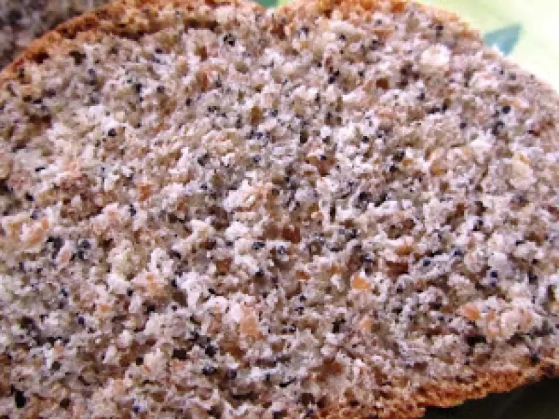 Pane integrale con semi di papavero - foto 2