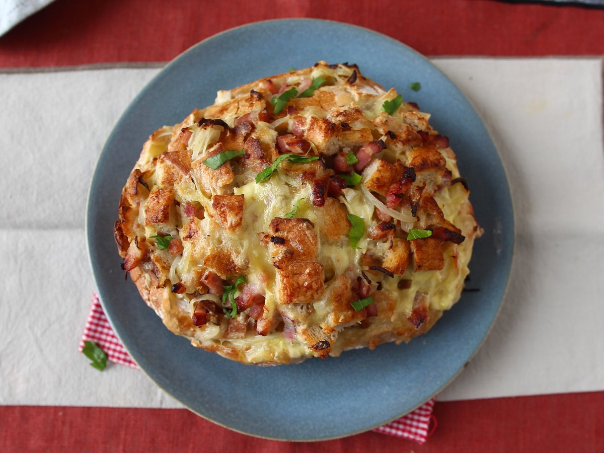Pane ripieno con formaggio e pancetta - foto 6