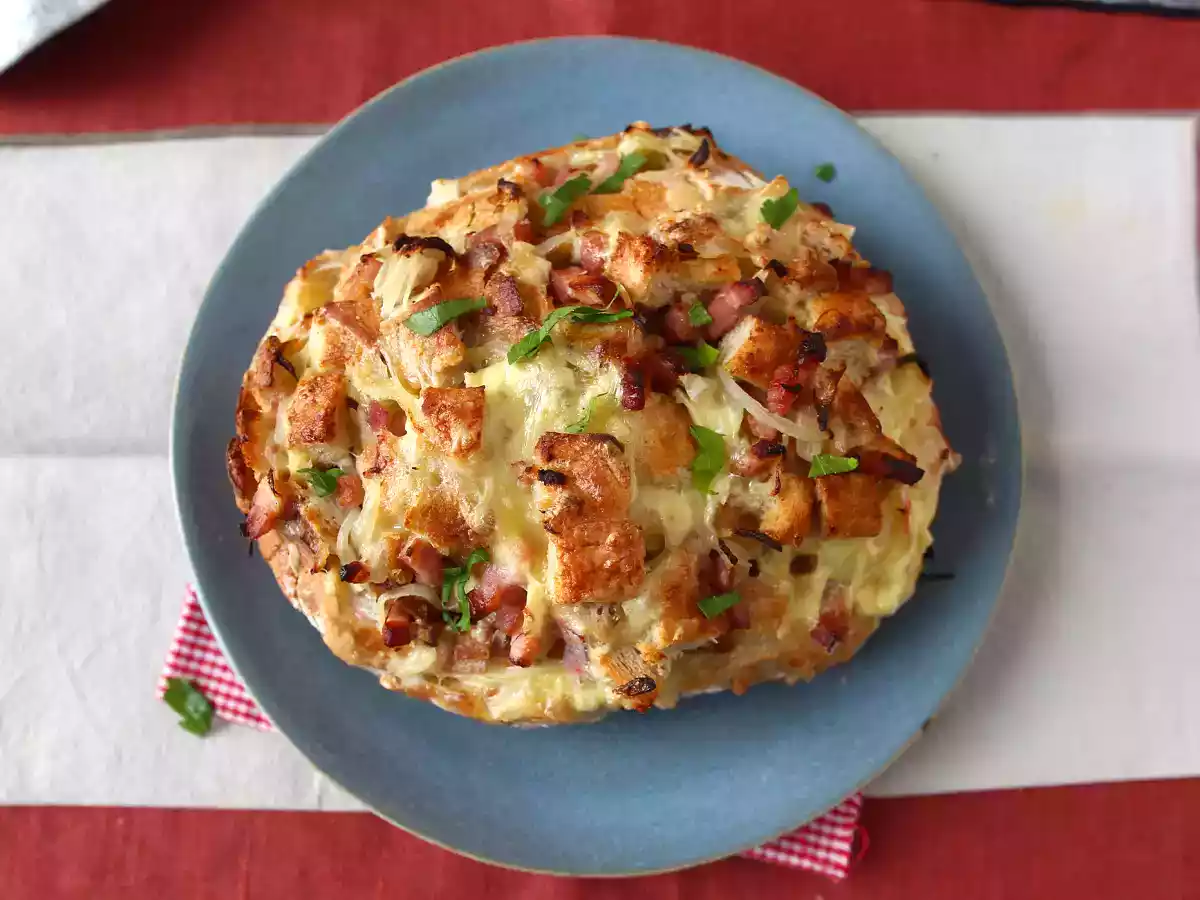 Pane ripieno con formaggio e pancetta - foto 6