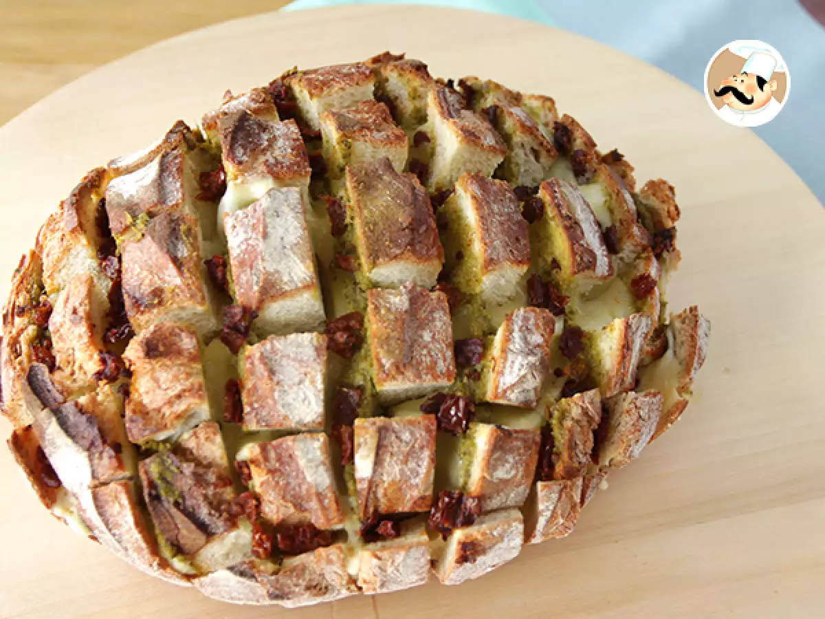 Pane ripieno con pesto, formaggio e pomodori secchi: una ricetta facile e irresistibile - foto 3