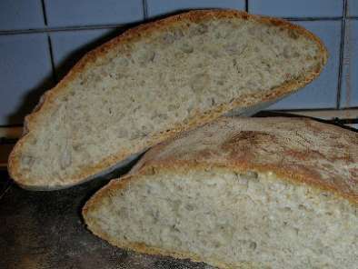 Pane senza impastare cotto su pietra