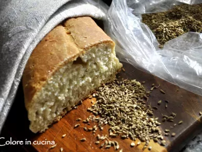 Pane siciliano con semi di finocchietto selvatico
