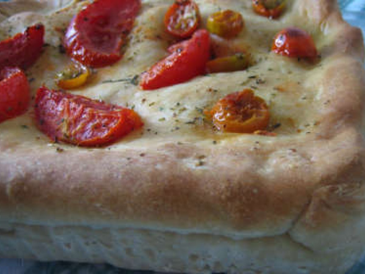 PANFOCACCIA RIPIENO DI MOZZARELLA-PROSCIUTTO-POMODORO