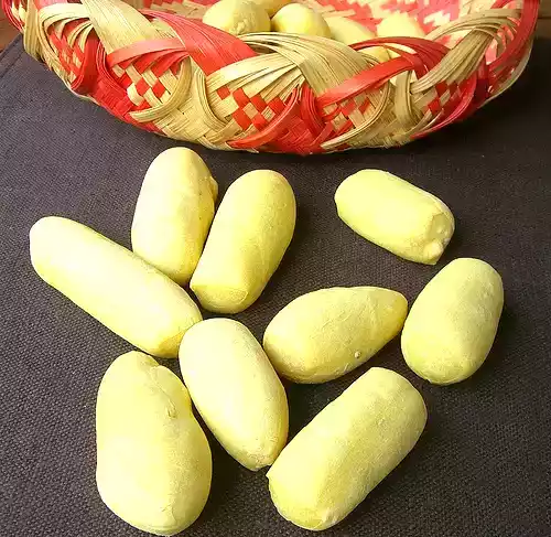 Panini allo zafferano e semi di coriandolo