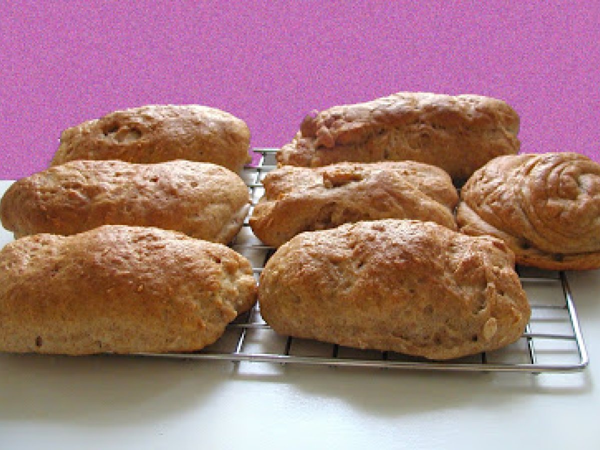 Panini con farina di segale integrale e miele di acacia