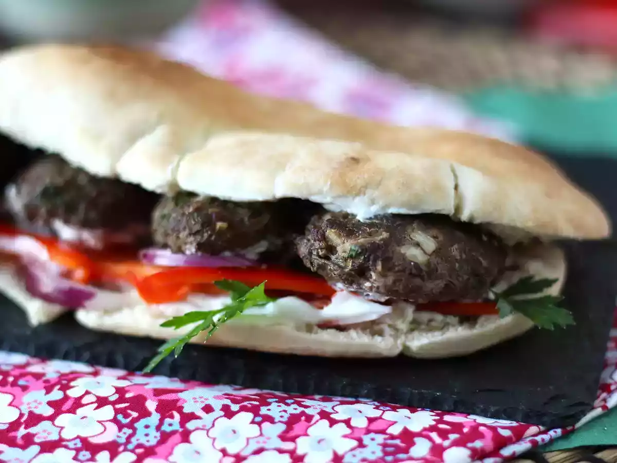 Panino con polpette turche (Köfte Ekmek Tarifi) - foto 2