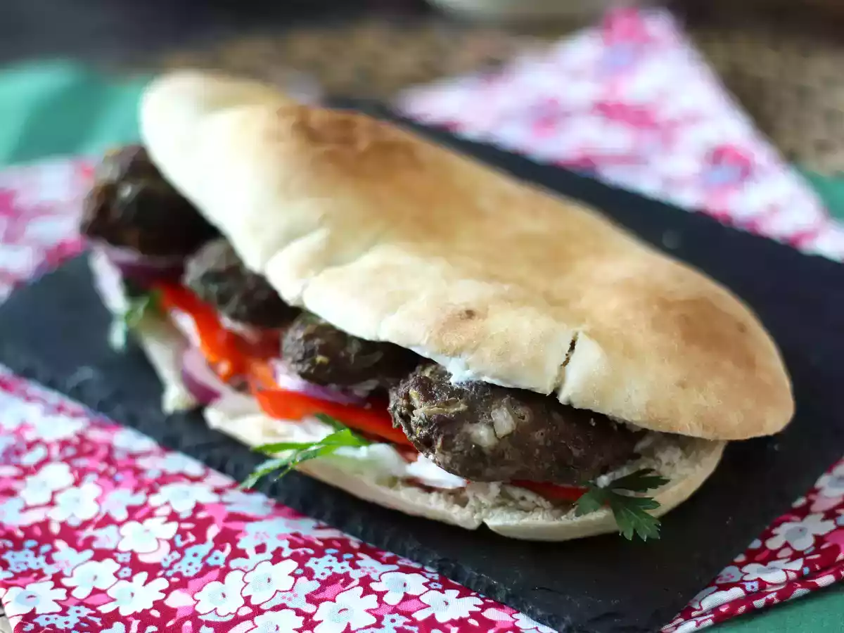 Panino con polpette turche (Köfte Ekmek Tarifi) - foto 4