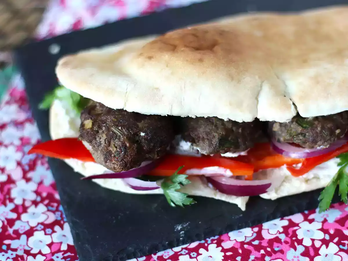 Panino con polpette turche (Köfte Ekmek Tarifi) - foto 5