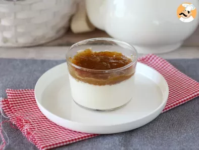 Panna cotta alla vaniglia con salsa ai fichi