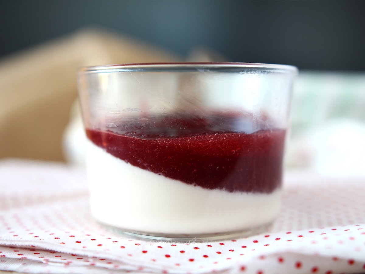 Panna cotta con coulis ai frutti di bosco - foto 2