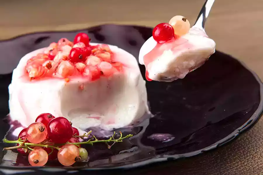 Panna cotta con yogurt greco