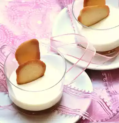 Panna cotta e riduzione di vino bianco dolce