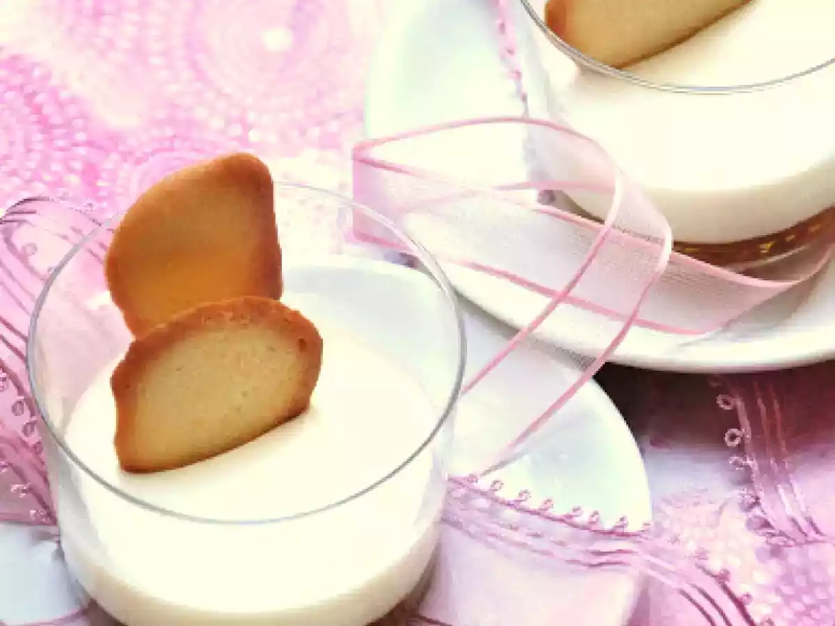 Panna cotta e riduzione di vino bianco dolce