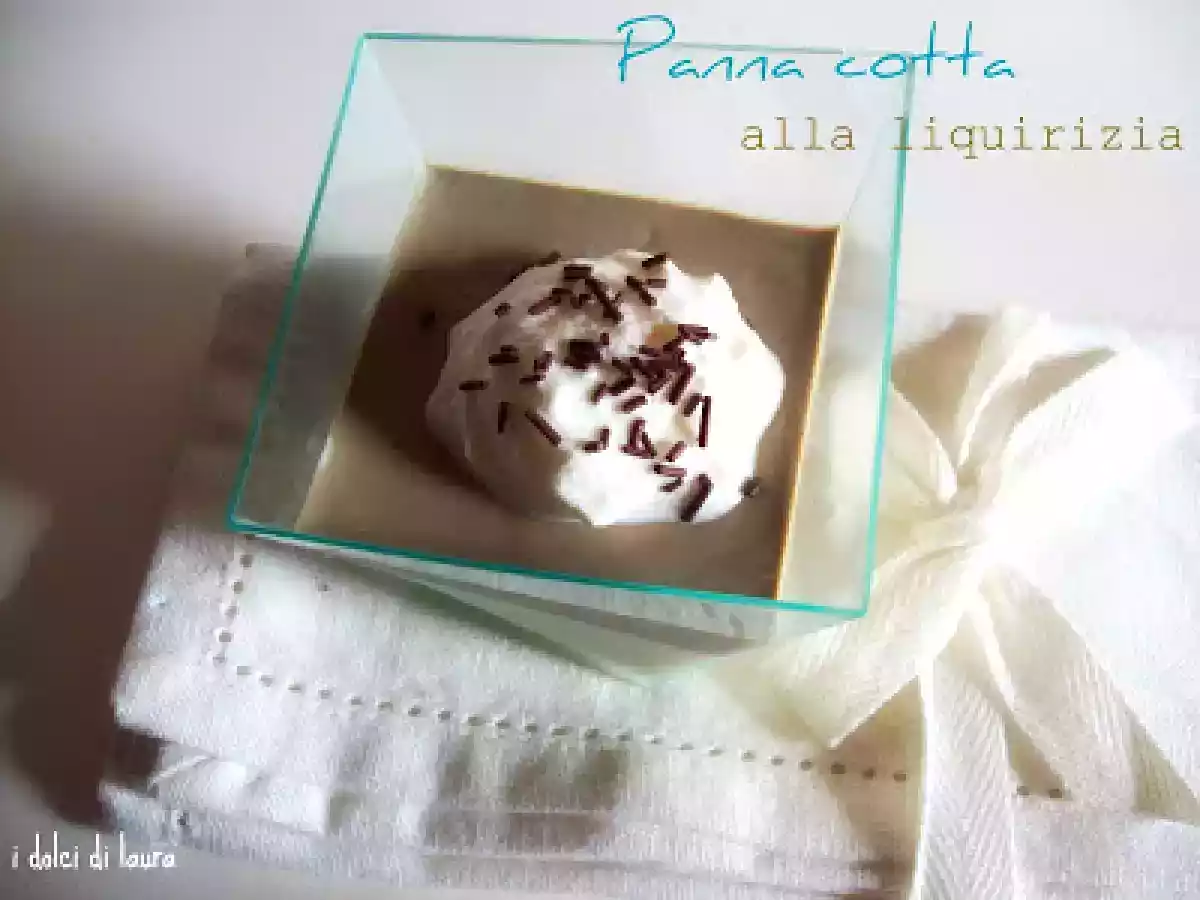 Panna cotta liquirizia e vaniglia