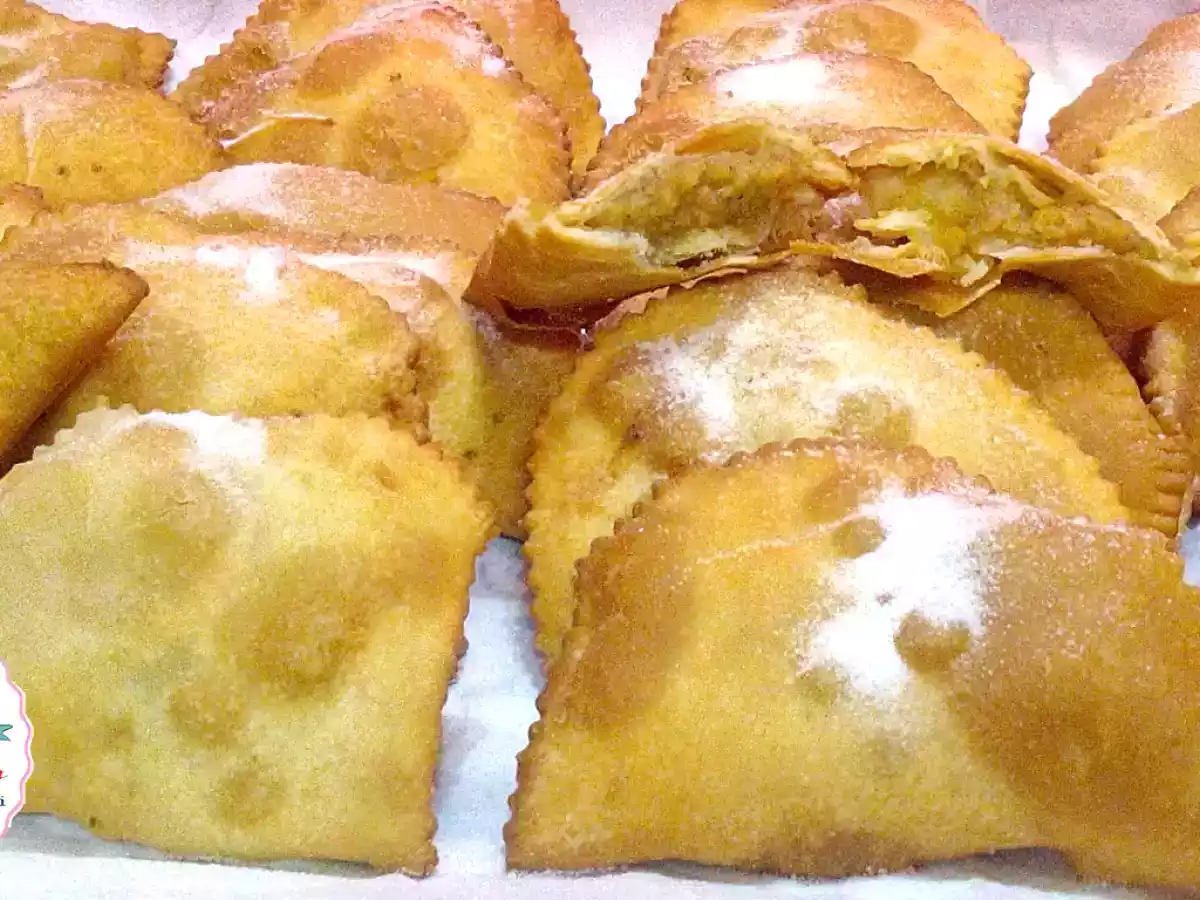 Panzerotti dolci con ceci cannella e canditi