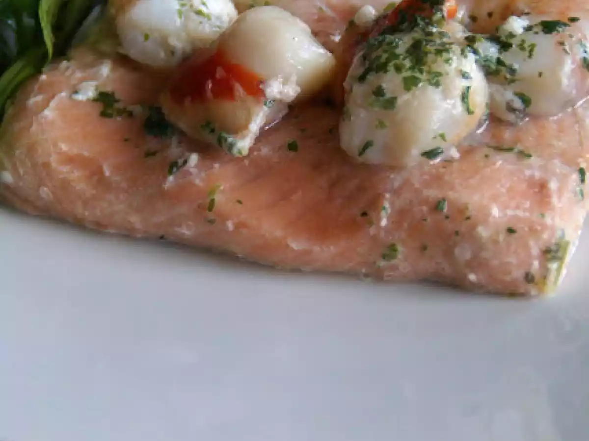 Papillote (cartoccio) di salmone ai gamberi e capesante