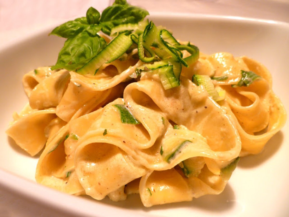 Pappardelle con crema di mascarpone e zucchine