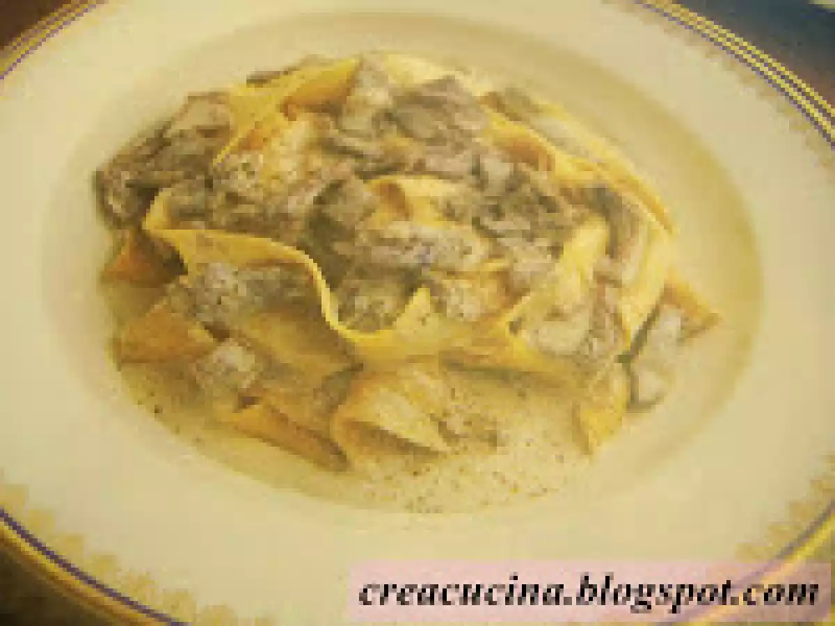 PAPPARDELLE CON FUNGHI E BESCIAMELLA