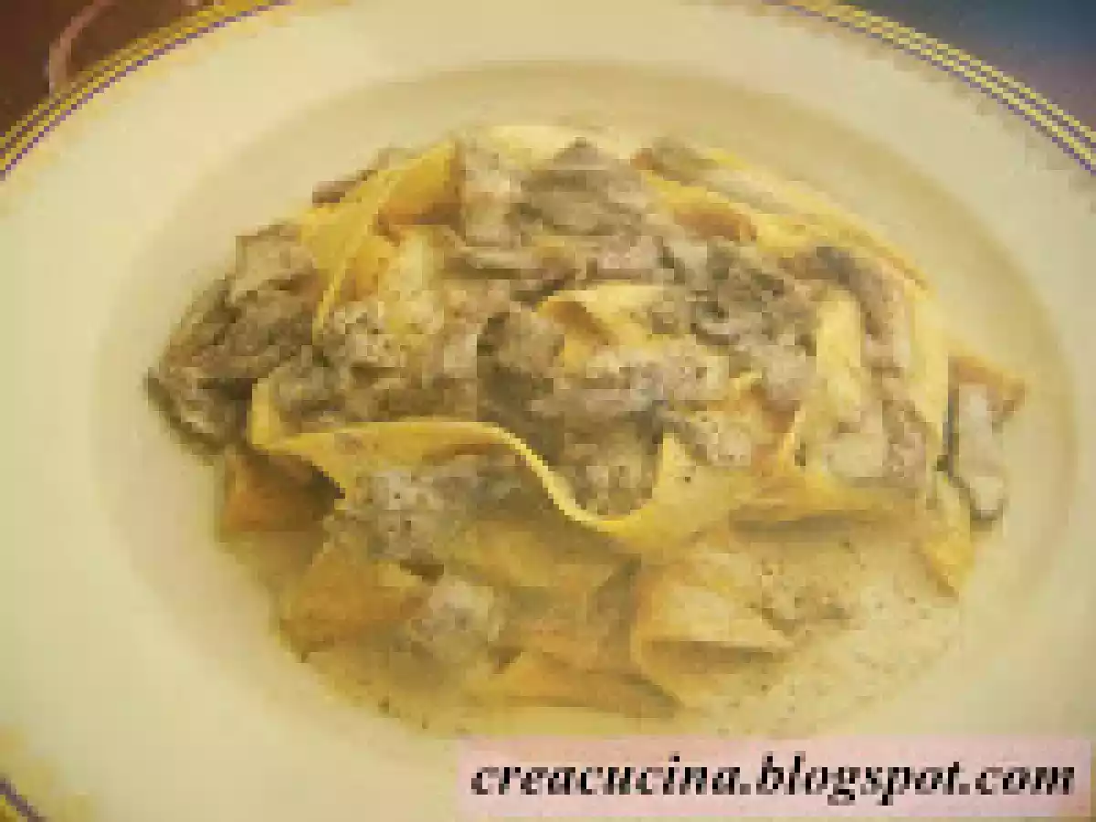 PAPPARDELLE CON FUNGHI E BESCIAMELLA - foto 3