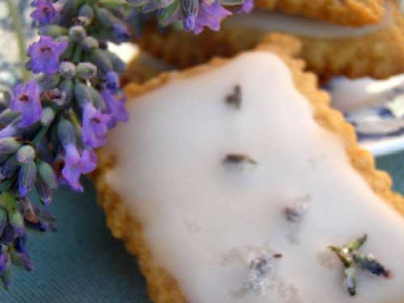 Parfums de Provence : Biscotti al caramello, glassa di limone e lavanda_ Levendulàs keksz