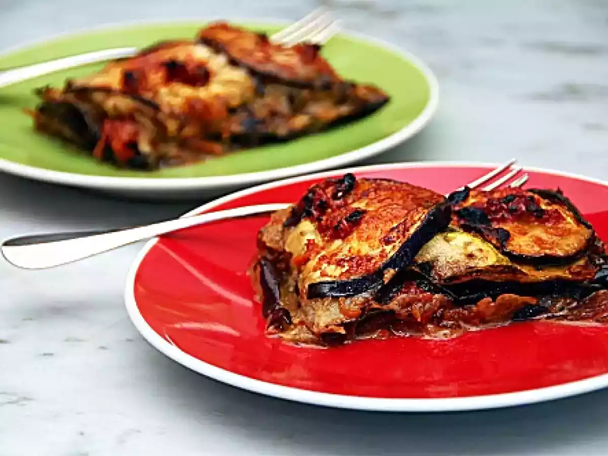 Parmigiana di melanzane e zucchine al pesto rosso - foto 2