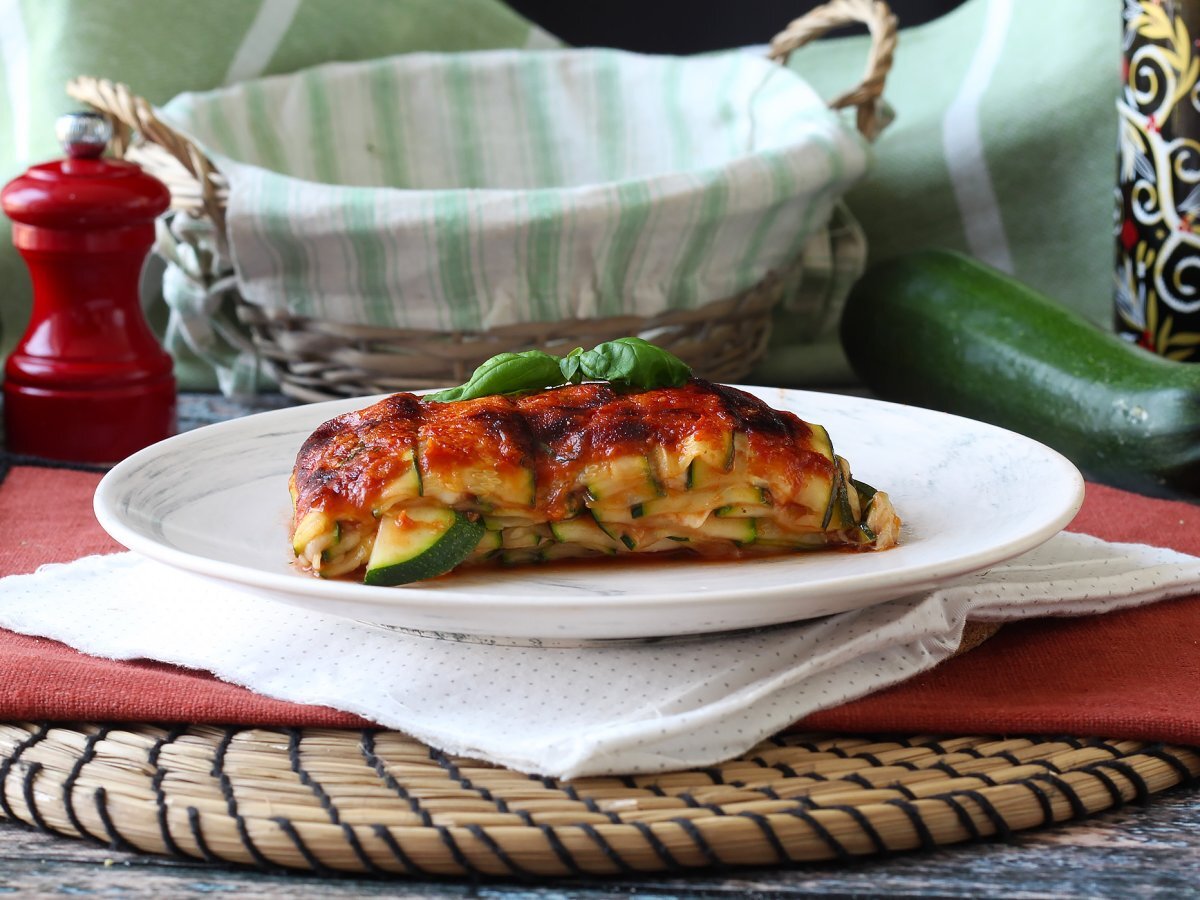 Parmigiana di zucchine in friggitrice ad aria: veloce, leggera e croccante - foto 2