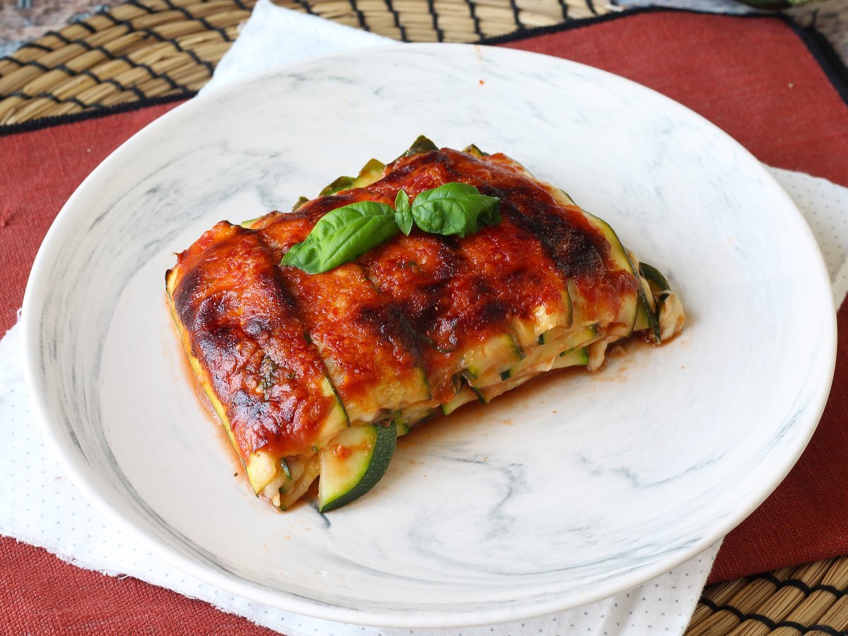 Parmigiana di zucchine in friggitrice ad aria: veloce, leggera e croccante - foto 4