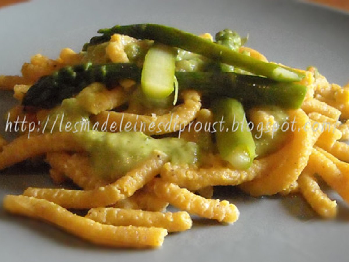 Passatelli di fossa con crema di asparagi.