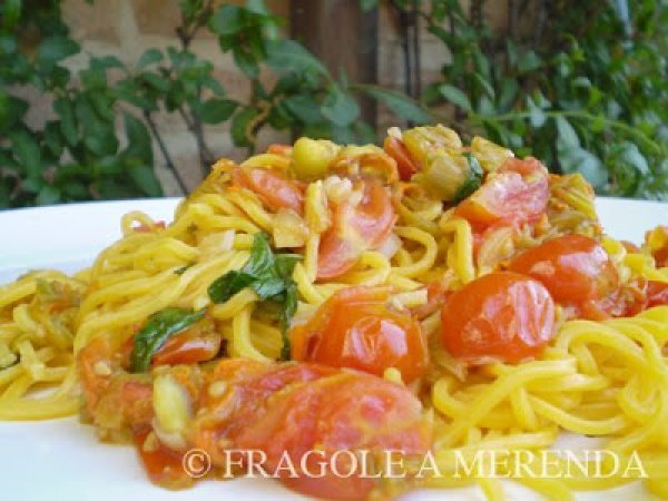 Pasta ai fiori di zucca e pomodorini