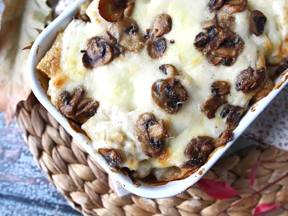 Pasta al forno ai funghi: la ricetta cremosa e filante perfetta per l'autunno - foto 4
