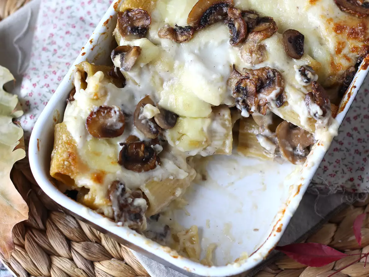 Pasta al forno ai funghi: la ricetta cremosa e filante perfetta per l'autunno - foto 5