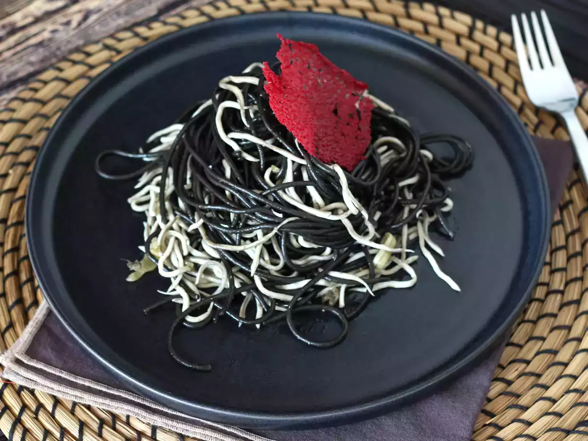 Pasta al nero di seppia, un sapore di mare intenso - foto 3