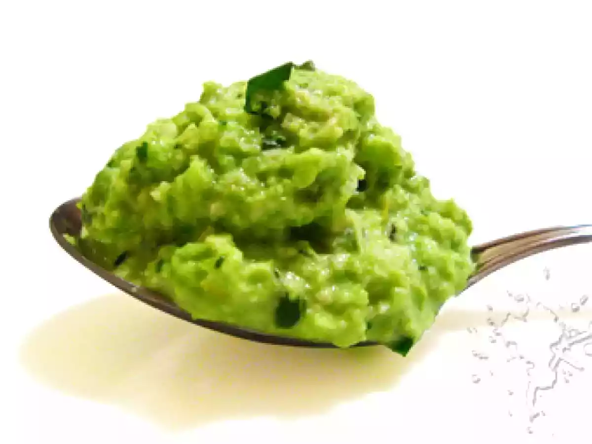 Pasta al pesto di fave fresche